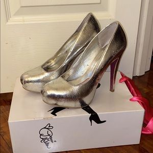 Silver Paris Hilton Pumps